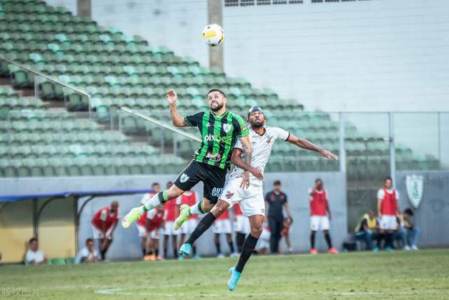 中国首场FIS室内滑雪赛事在深圳·前海冰雪世界启幕