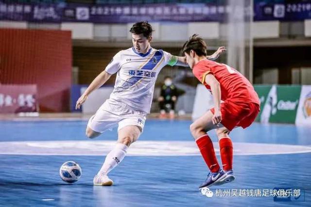 萨林杰32+15+11深圳胜上海 刘铮20分周鹏15分